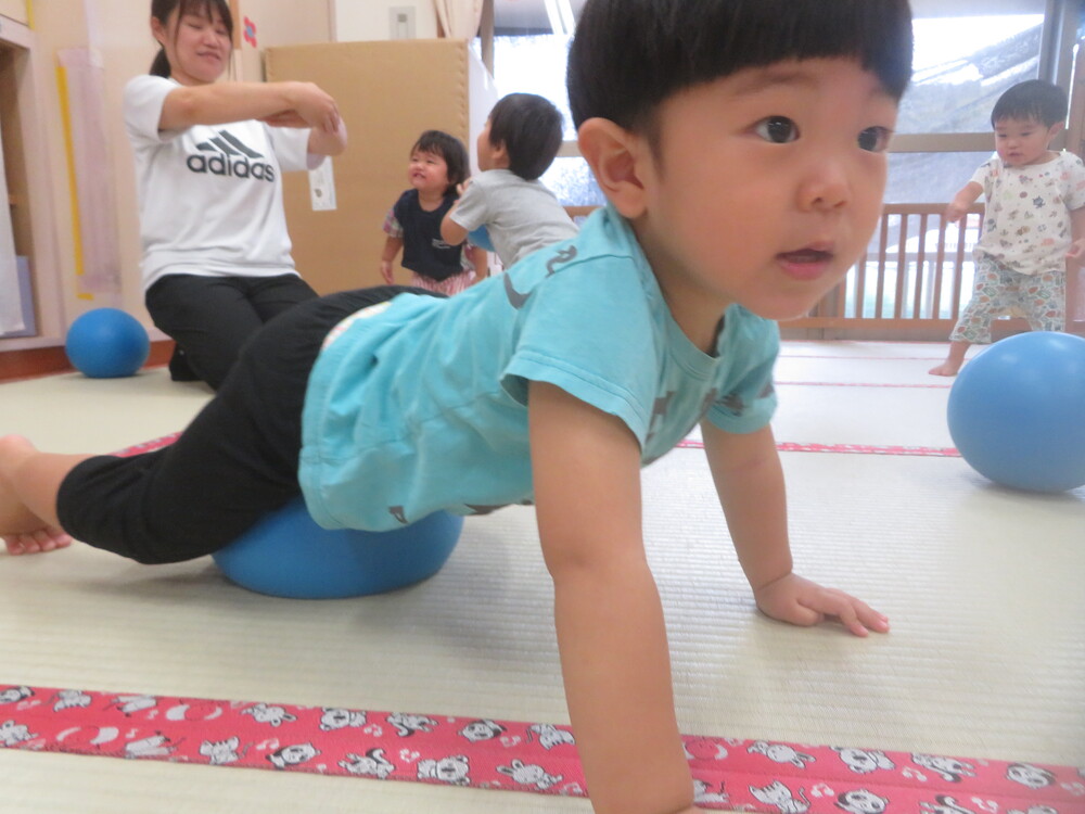 室内遊びの様子 (6)