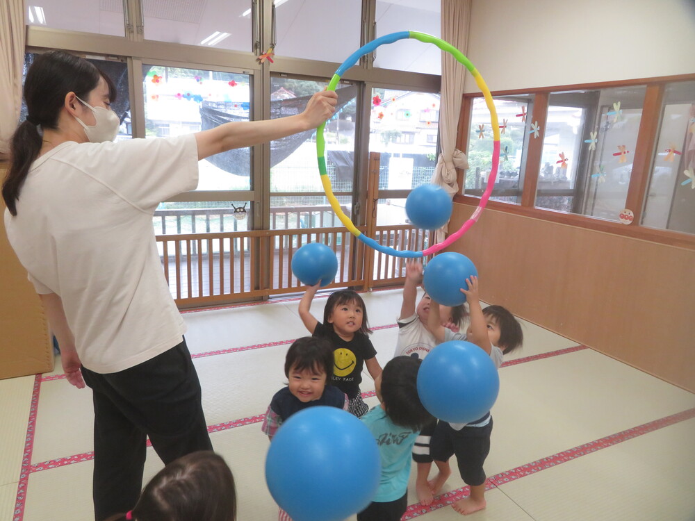 室内遊びの様子 (2)