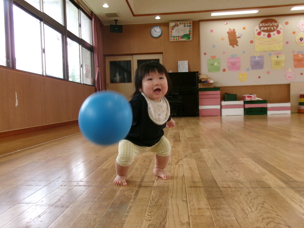 ボール遊び