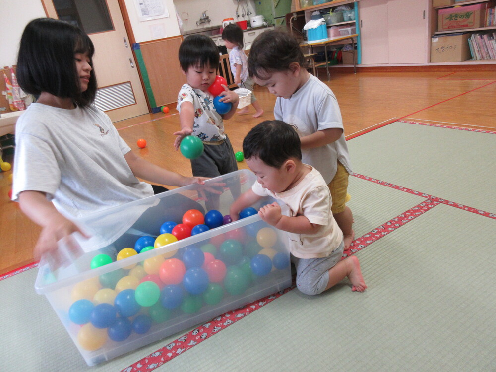 ボールの片付けの様子 (1)