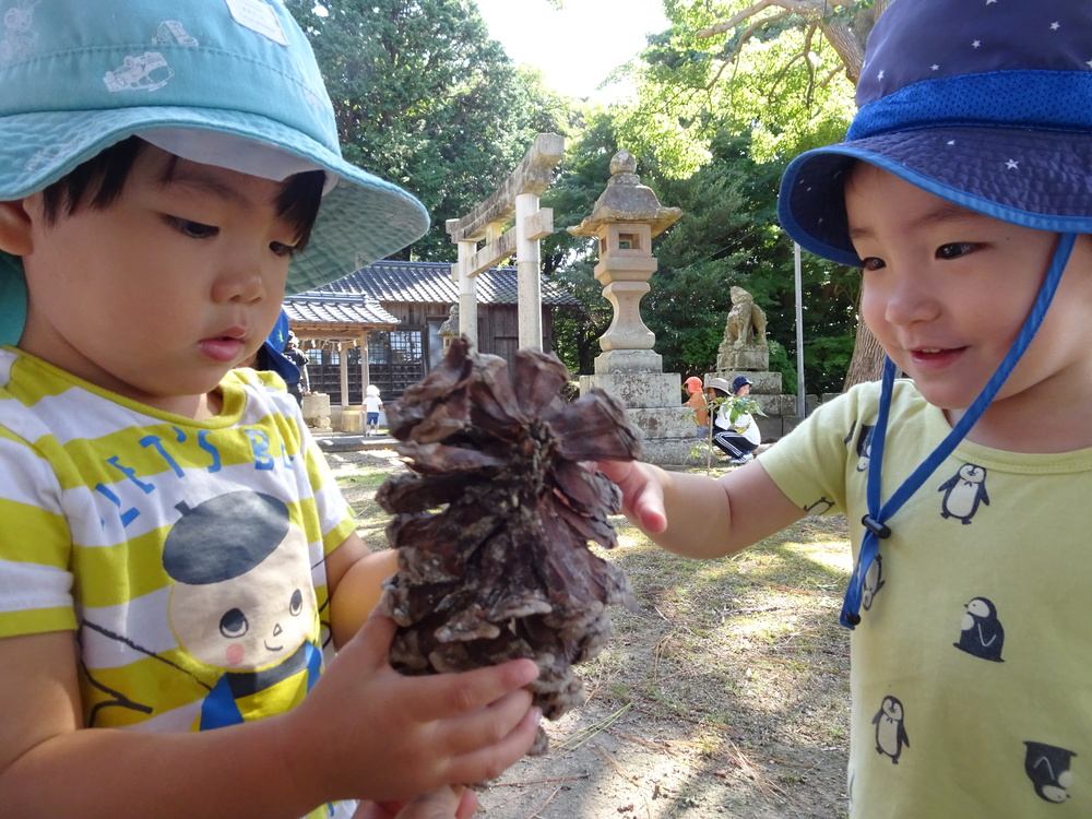 喜多の宮で遊ぶ子ども (1)