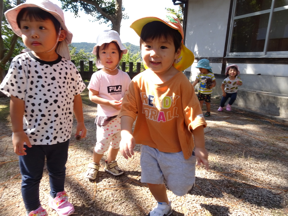 喜多の宮で遊ぶ子ども (3)