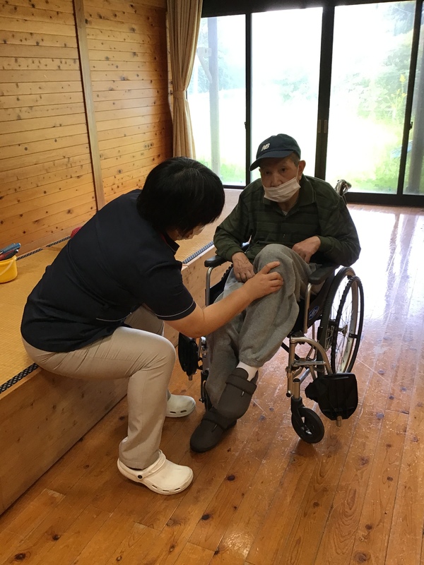 座位での運動中です