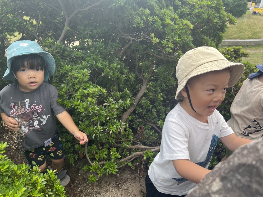 市民会館で遊ぶ子ども (3)