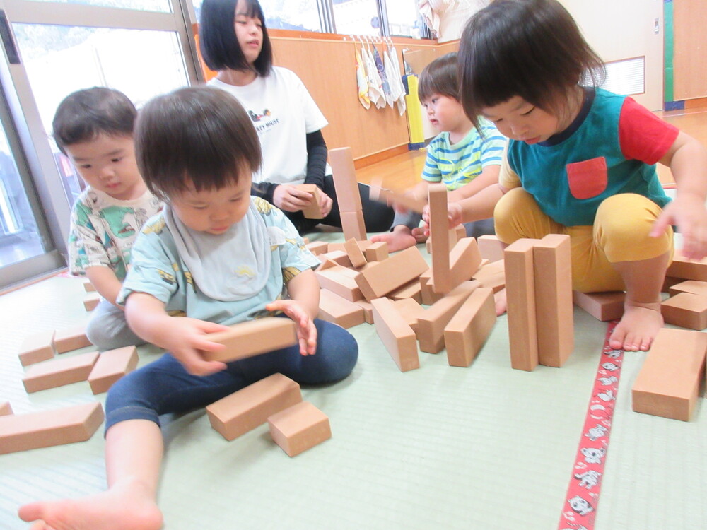 ソフト積み木遊びの様子