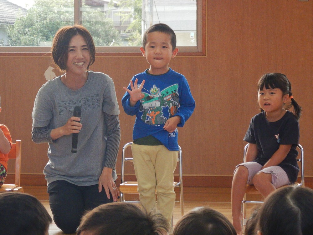 誕生児のインタビュー (1)