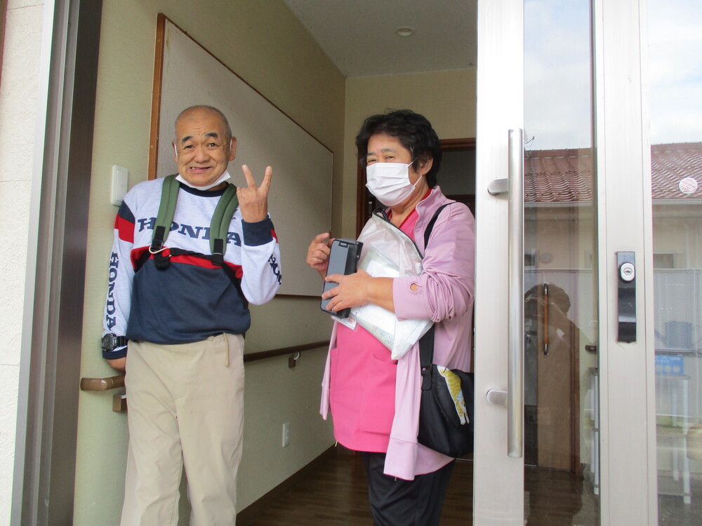 出発前のTさんとヘルパー