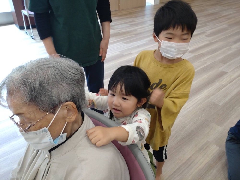 肩たたき
