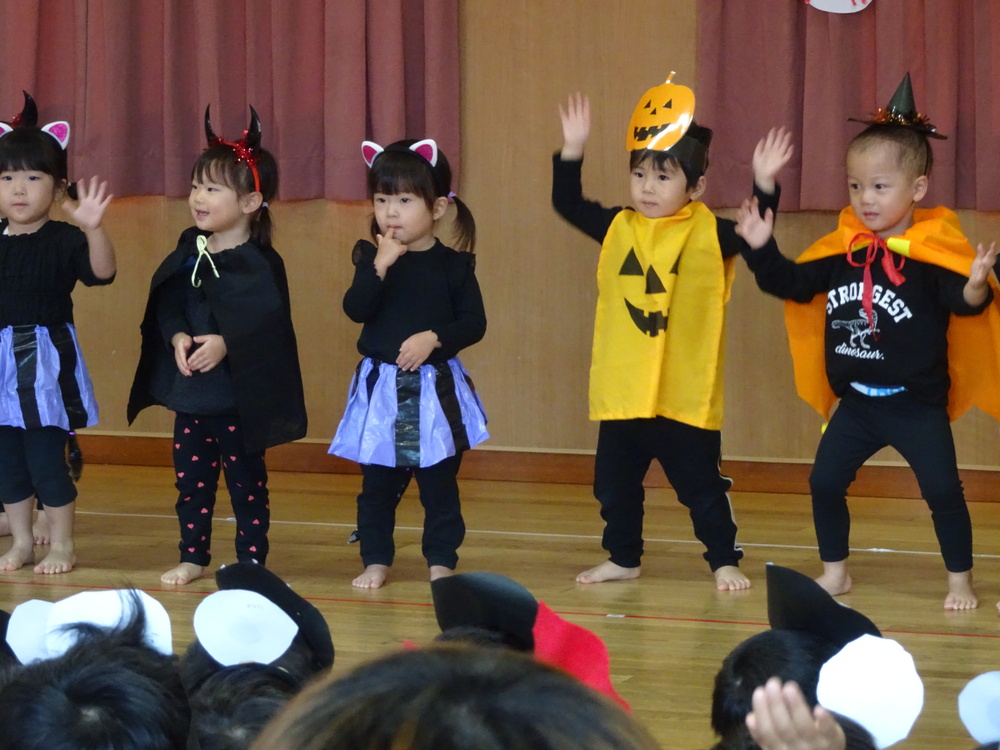 ハロウィンのオープニング (2)