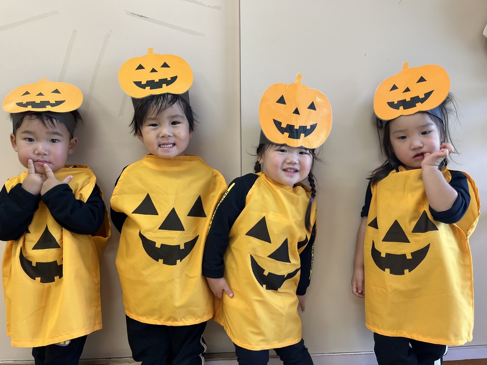 ハロウィンの仮装をしている子ども (4)