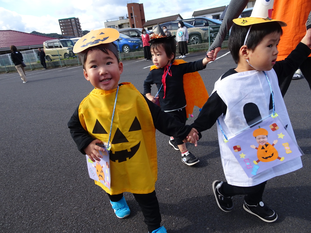 ハロウィンパレード歩いている様子 (2)