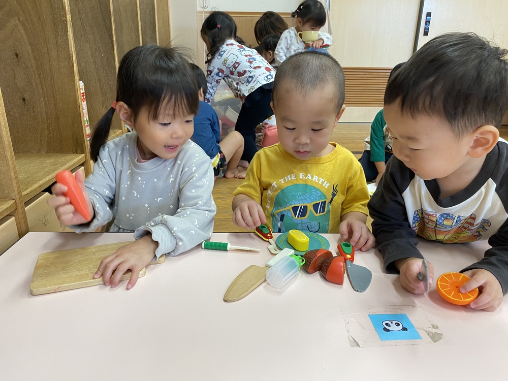 お部屋でコーナー遊びをする様子 (6)