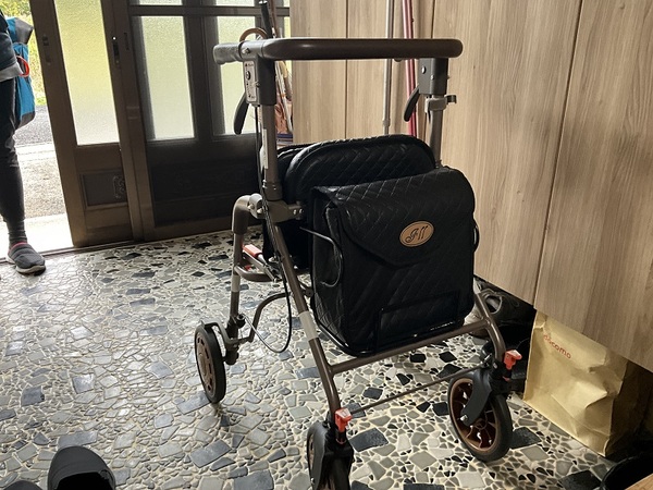 歩行器5