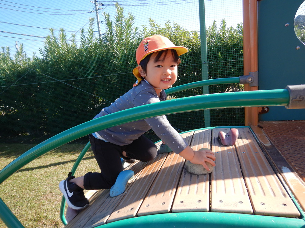 宮嵜公園で遊んでいる様子 (2)