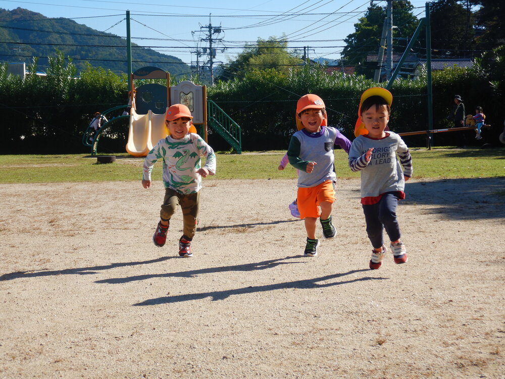 宮嵜公園で遊んでいる様子 (3)