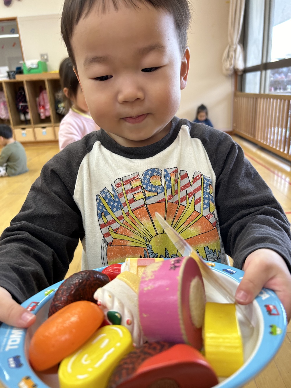おままごとをする子ども (3)