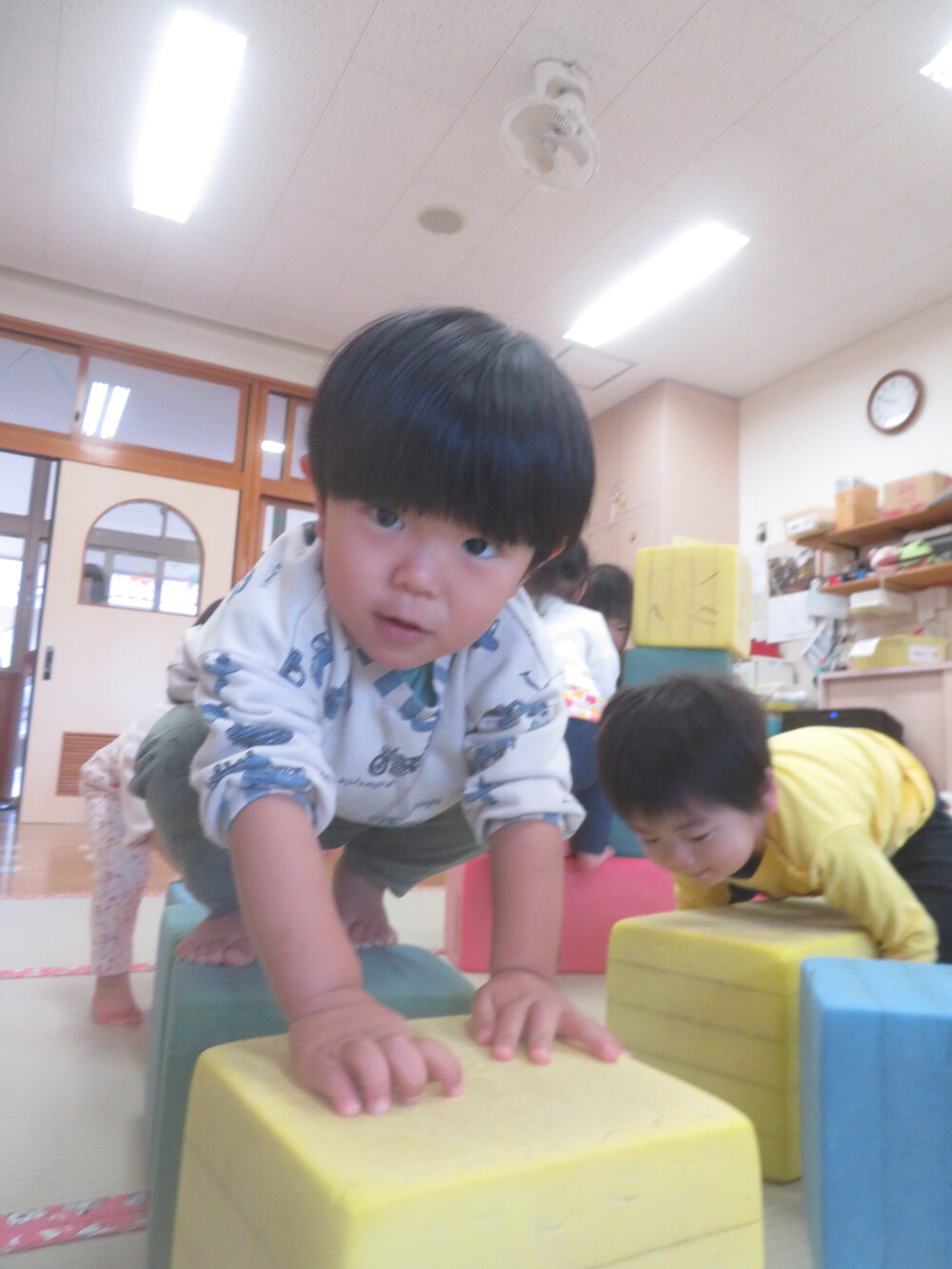 プラフォーミングで遊ぶ様子 (1)