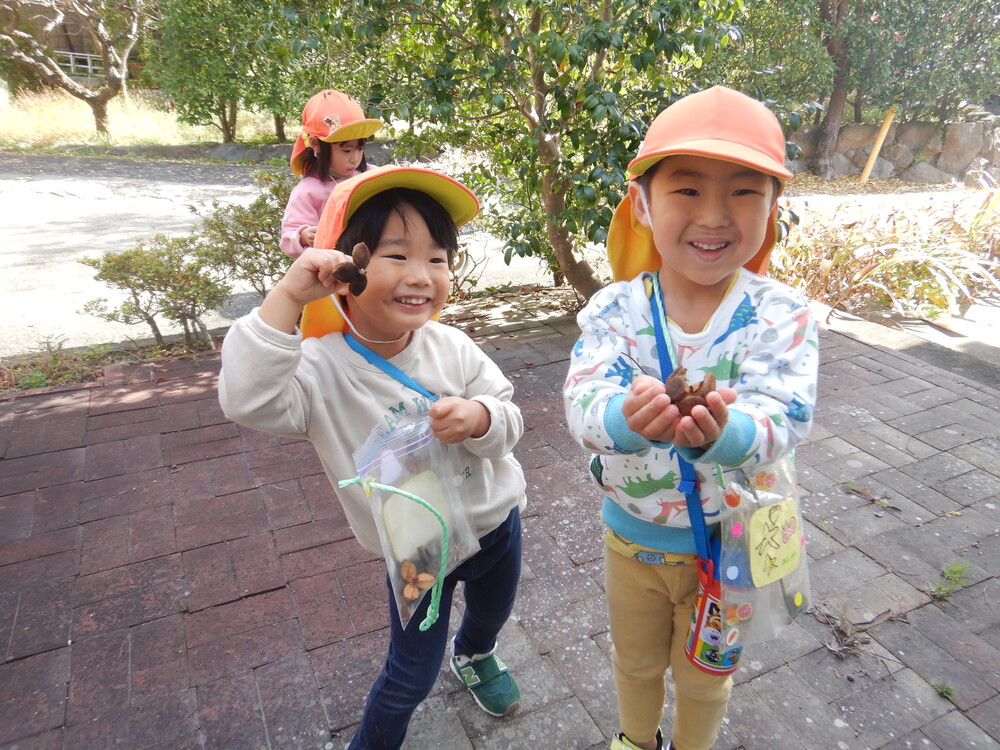円応寺で遊んでいる様子 (3)
