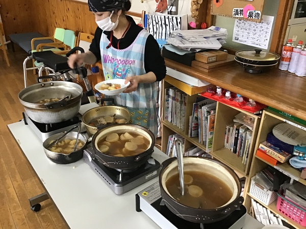 盛り付け中です