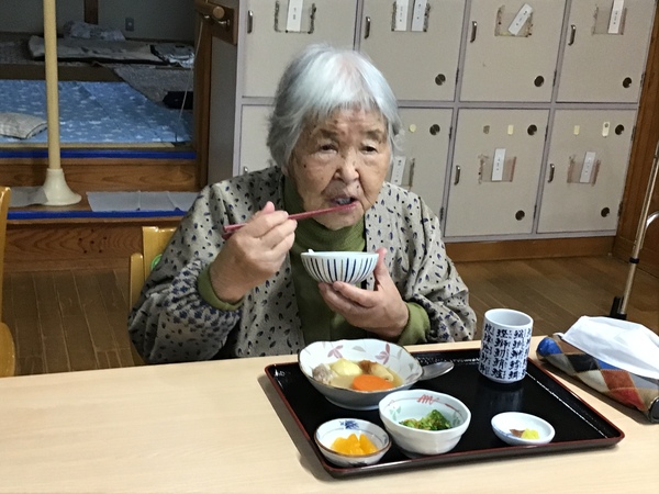 食事中です
