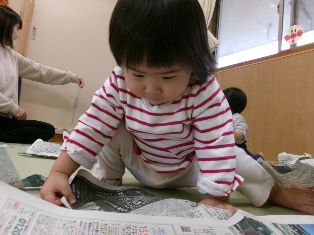 新聞紙遊び１