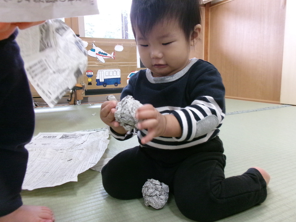 新聞紙遊び４
