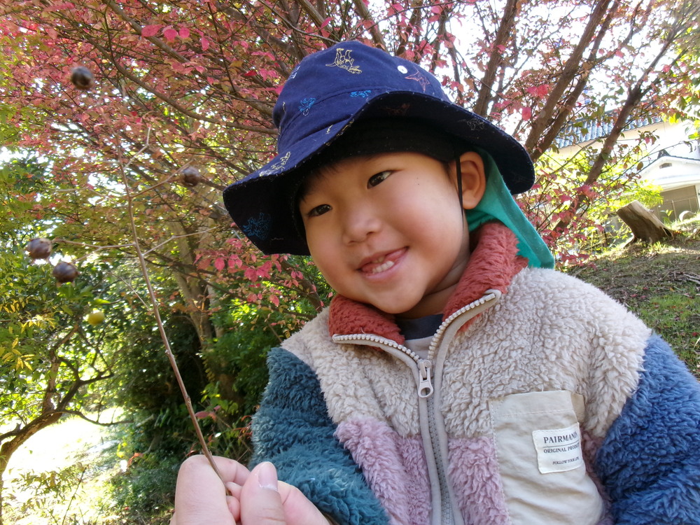 散歩を楽しむ子ども (5)