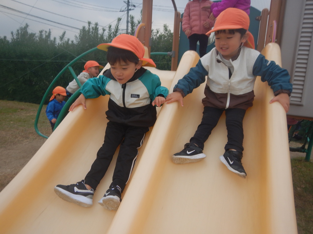 宮崎公園で遊んでいる様子 (1)