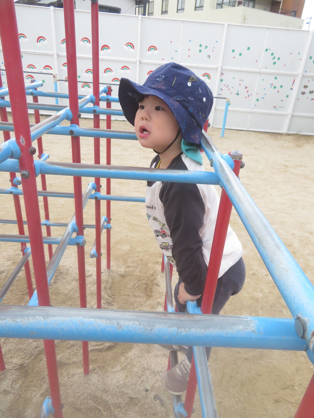 園庭遊びの様子 (6)