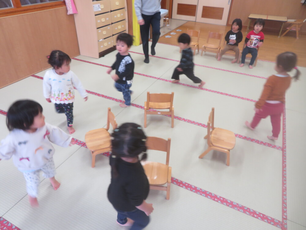 いす取りゲーム (2)