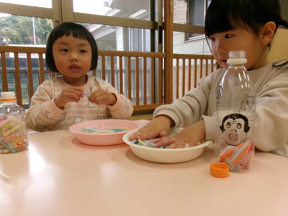 コーナー遊びをする様子 (4)