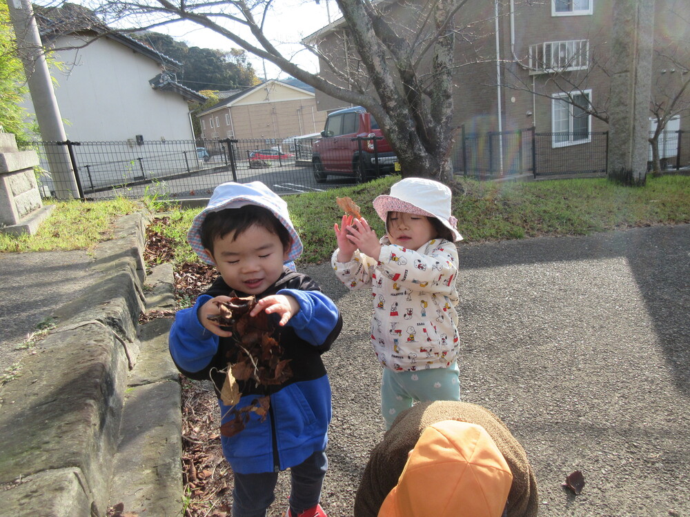 喜多の宮で遊んでいる様子 (2)