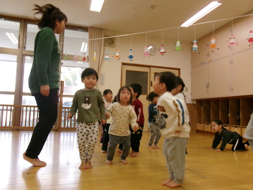 リズム運動をしている様子