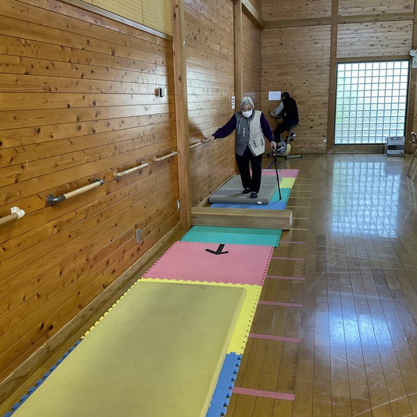 歩行訓練中です