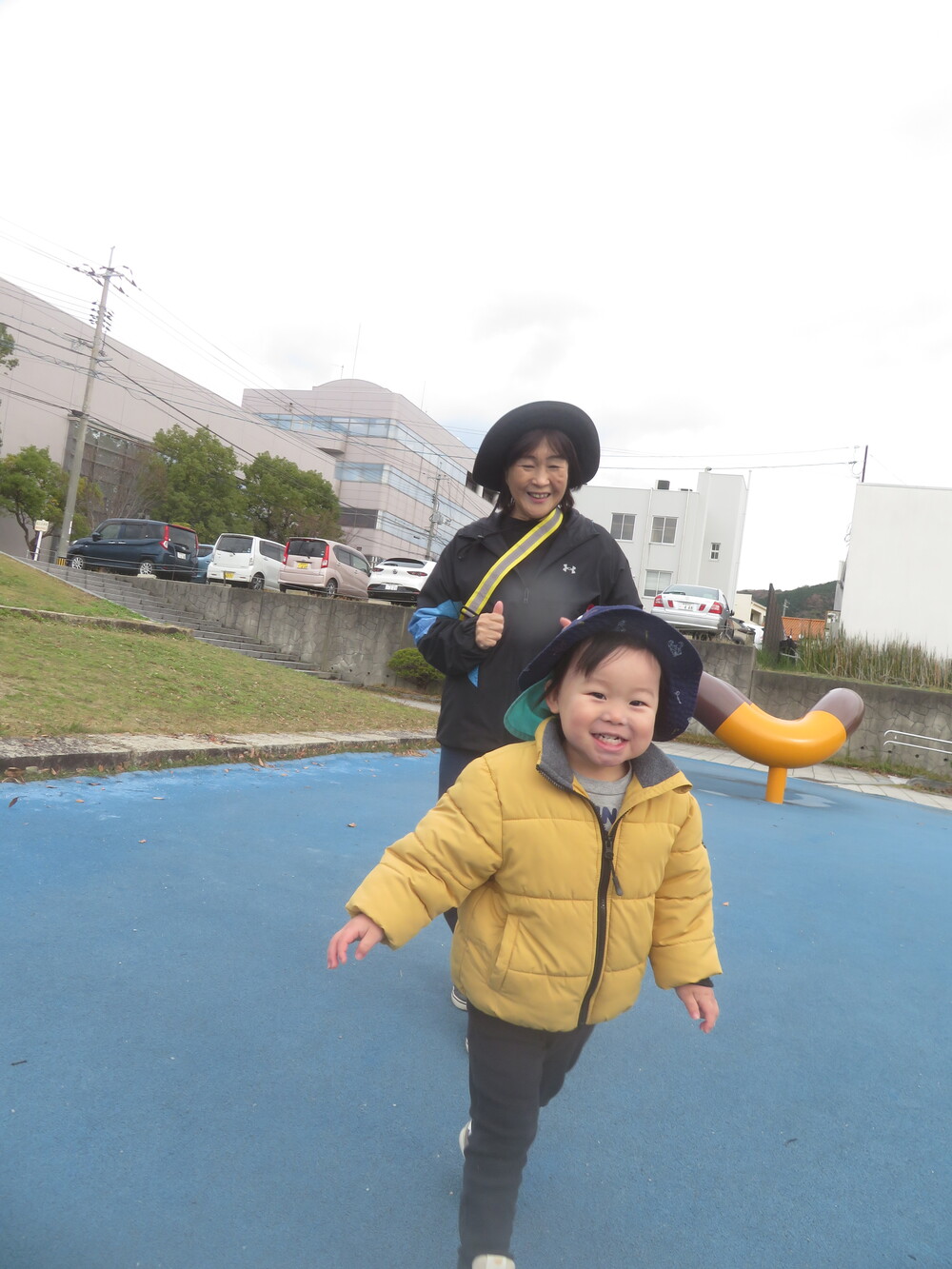 あすてらす公園で遊ぶ様子 (2)
