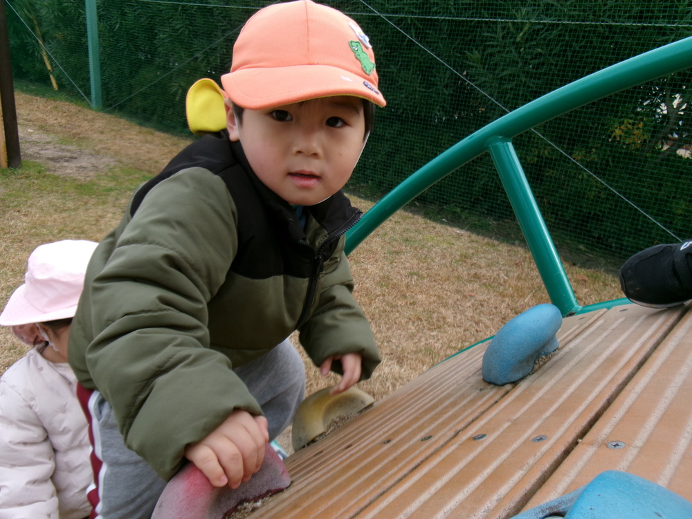 宮崎公園で遊ぶ子ども (4)