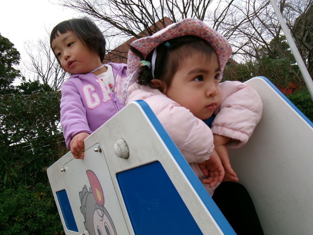 宮崎公園で遊ぶ子ども (5)