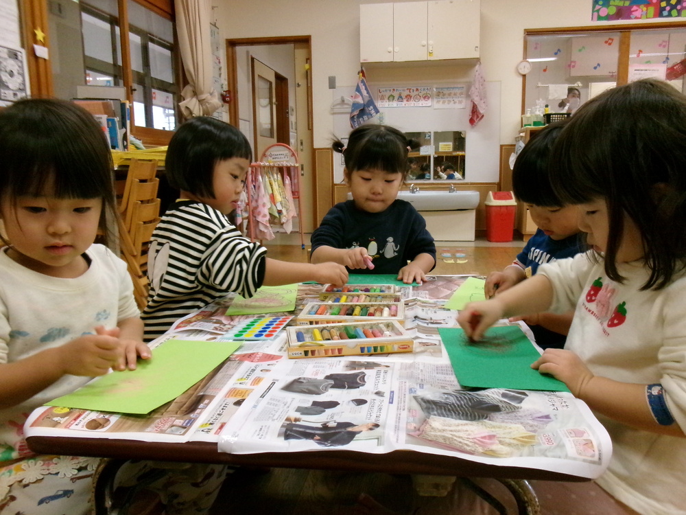 製作をする子ども1