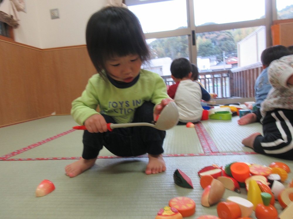 おままごとをしている