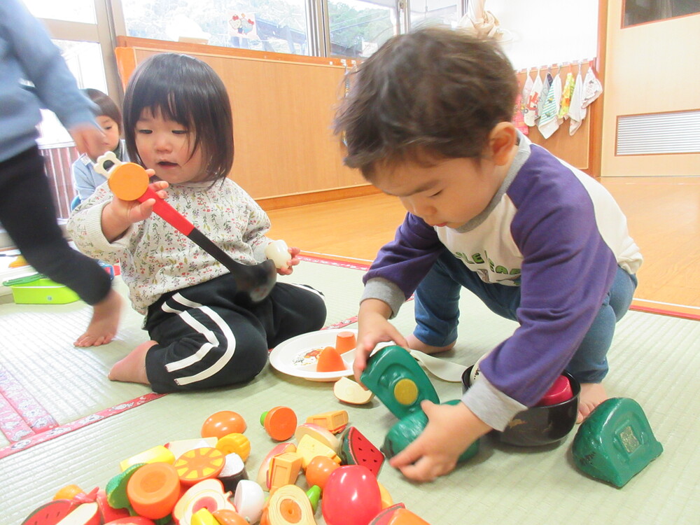 おままごとをしている
