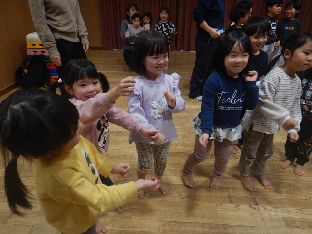 ダンスをする