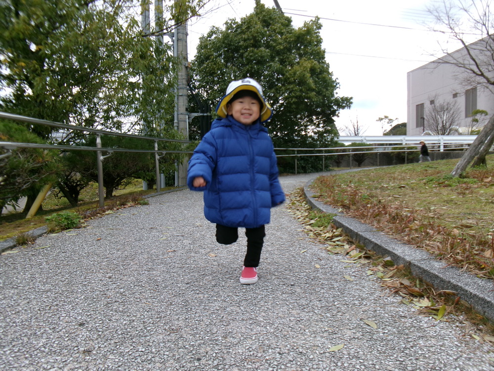 あすてらす公園で遊ぶ子ども (2)