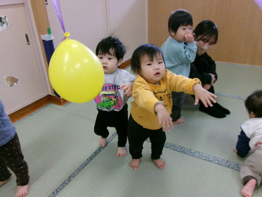 風船遊びの様子２