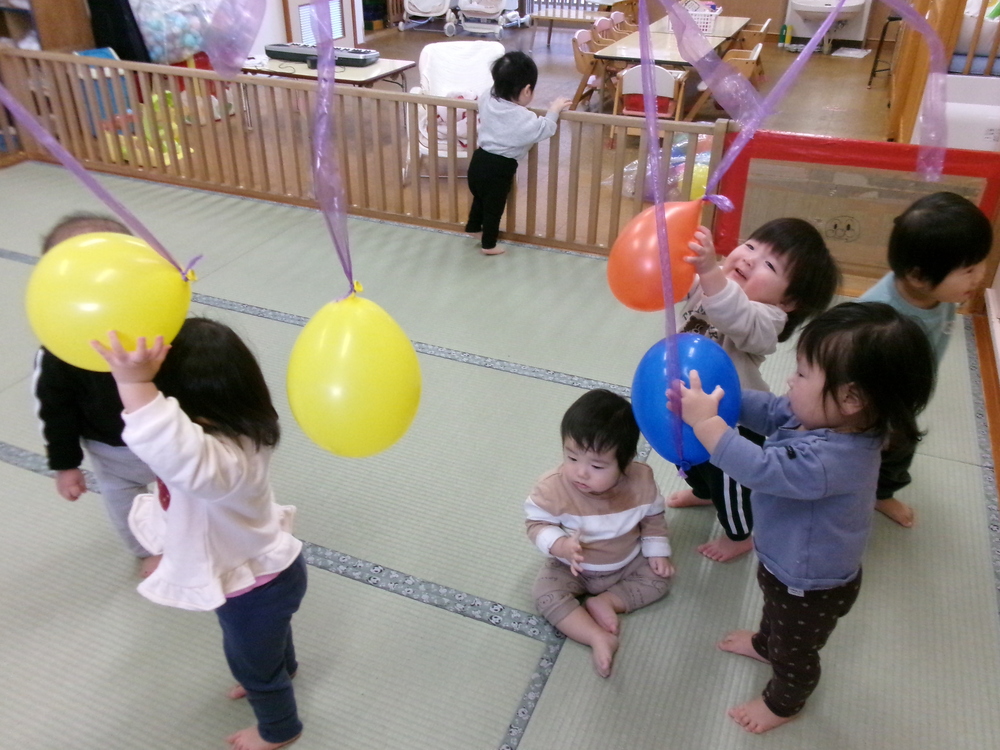 風船遊びの様子４