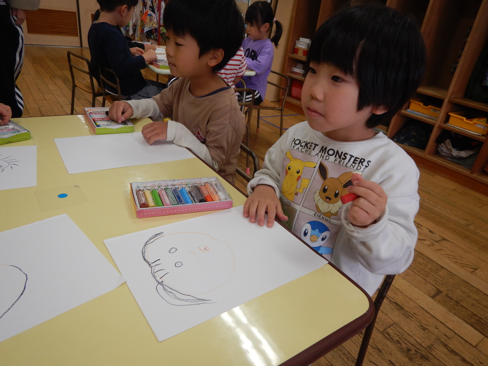 友だちの顔を描いた (2)