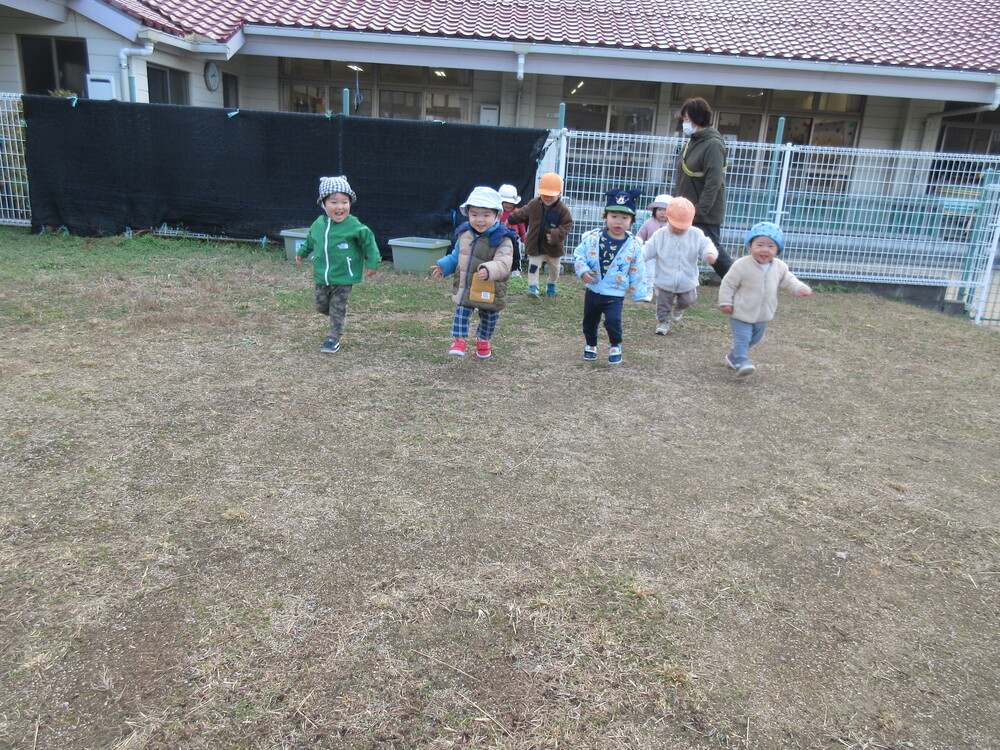 かけっこしている