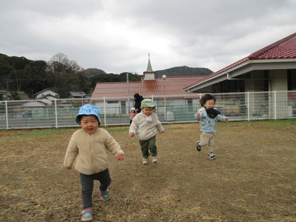 園庭遊びの様子