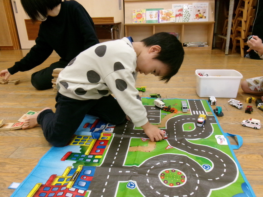 車で遊ぶ