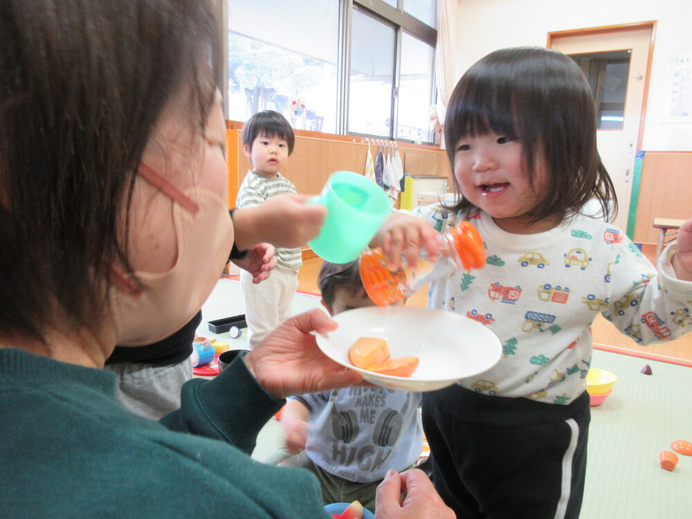 おままごとの様子 (4)