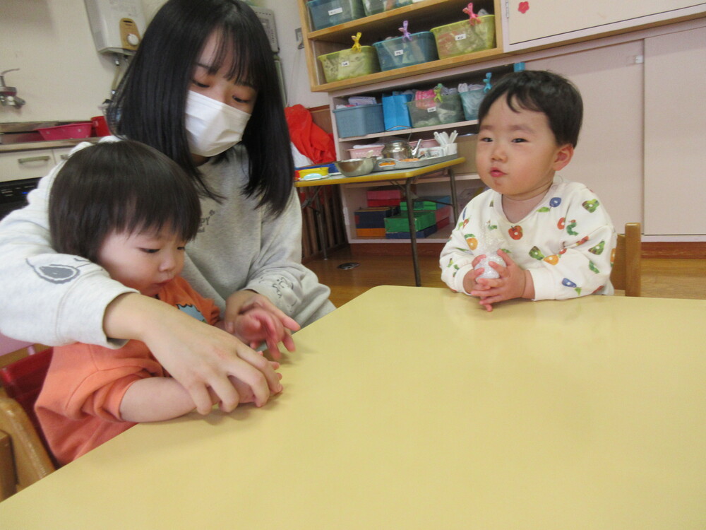 お弁当ごっこの様子